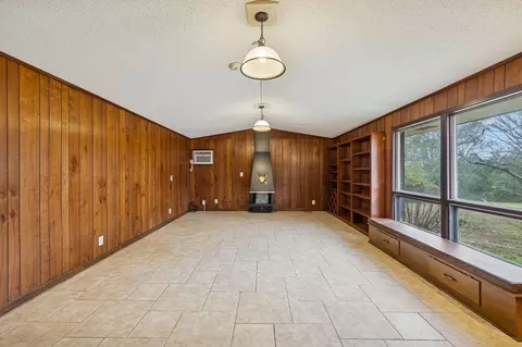 Living - 2032 Eversong Ln, Hermitage, TN 37076 photo 6 of 8