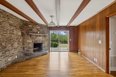 Living - 2032 Eversong Ln, Hermitage, TN 37076 photo 2 of 8