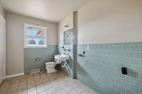 Bath - 2032 Eversong Ln, Hermitage, TN 37076 photo 1 of 4