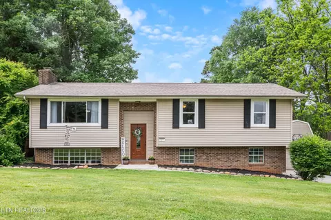 2309 Eau Clair Dr, Maryville, TN 37803