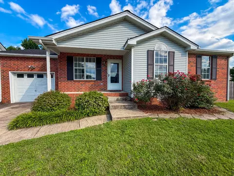 2039 Waterford Dr, Old Hickory, TN 37138