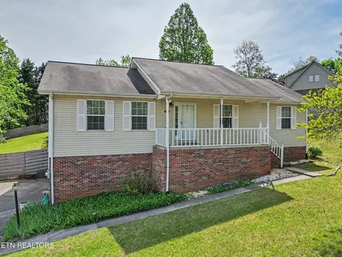 862 Hinkle Estates Dr, Seymour, TN 37865