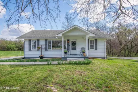 125 Clark, Harriman, TN 37748