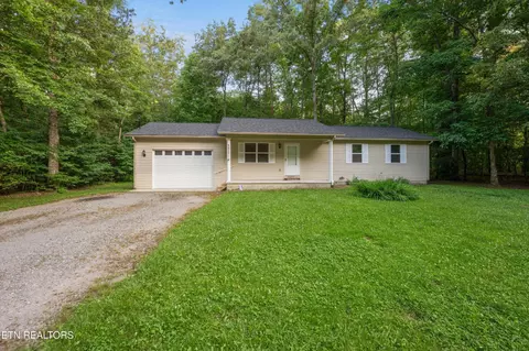 5212 Cheyenne Dr, Crossville, TN 38572