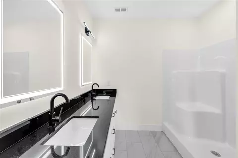 Bath - 1521 Smartt Station Rd, Morrison, TN 37357 photo 3 of 3