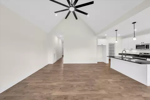 Living - 1521 Smartt Station Rd, Morrison, TN 37357 photo 4 of 4