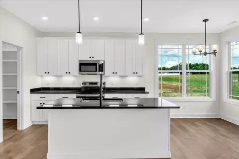 Kitchen - 1521 Smartt Station Rd, Morrison, TN 37357 photo 2 of 4