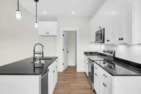 Kitchen - 1521 Smartt Station Rd, Morrison, TN 37357 photo 3 of 4