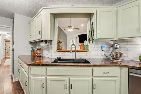 4004 New Grange Cir, Clarksville, TN 37040