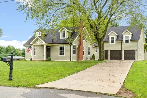206 E St, Clarksville, TN 37042