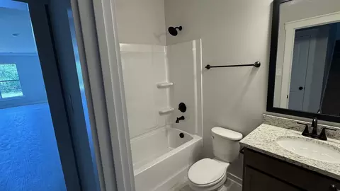 Bath - 492 W Foxrun, Springfield, TN 37172 photo 2 of 4