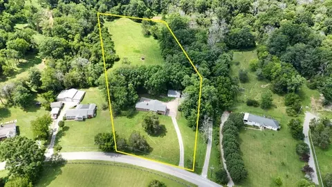 3325 Freeman Hollow Rd, Goodlettsville, TN 37072
