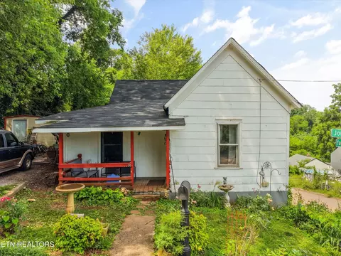2401 Jones St, Knoxville, TN 37920