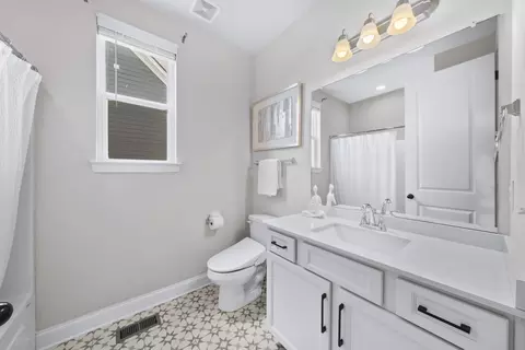 Bath - 4049 John Marsh Rd, Spring Hill, TN 37174 photo 5 of 6