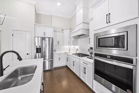 Kitchen - 4049 John Marsh Rd, Spring Hill, TN 37174 photo 3 of 4