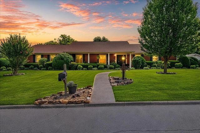 1101 Brentwood Dr, Etowah, TN 37331