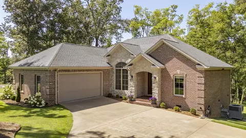 830 Bowen Dr, Savannah, TN 38372