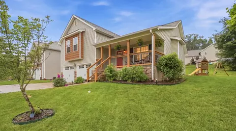 1848 Short Leaf Ln, Soddy Daisy, TN 37379