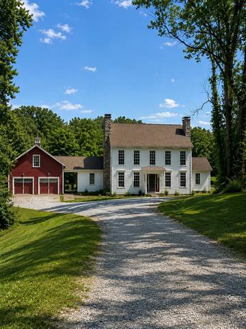 597 Cummings Ln, Cottontown, TN 37048
