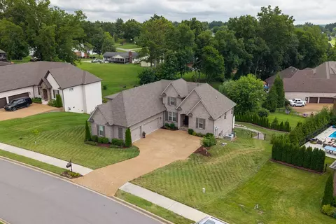 1110 Luxborough Dr, Hendersonville, TN 37075