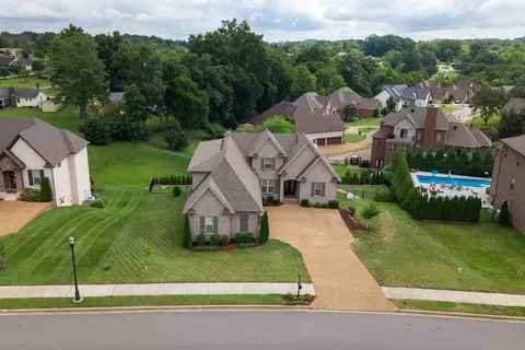 1110 Luxborough Dr, Hendersonville, TN 37075