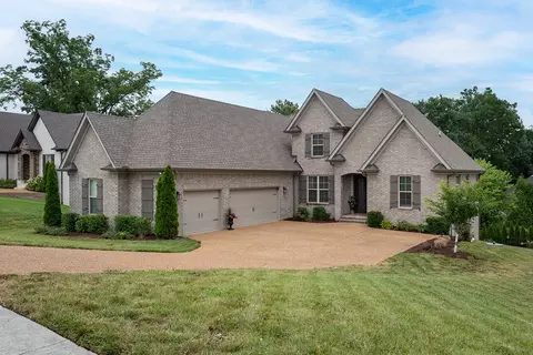 1110 Luxborough Dr, Hendersonville, TN 37075
