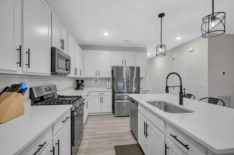 Kitchen - 400 Hickory Pointe Dr, Dickson, TN 37055 photo 5 of 7