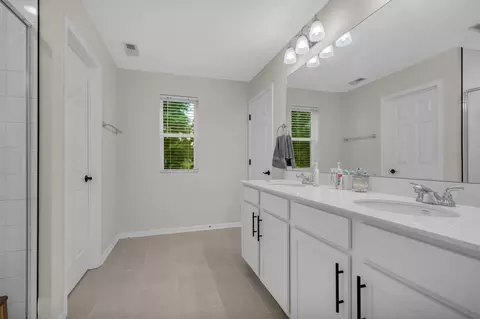 Bath - 400 Hickory Pointe Dr, Dickson, TN 37055 photo 3 of 4