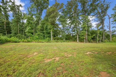 Exterior - 400 Hickory Pointe Dr, Dickson, TN 37055 photo 5 of 6