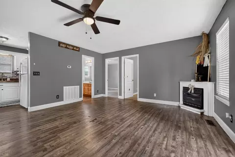 Living - 109 Brown Rd, Morrison, TN 37357 photo 4 of 5