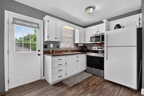 Kitchen - 109 Brown Rd, Morrison, TN 37357 photo 1 of 2