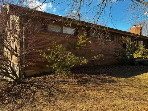 149 Elm Ln, Bluff City, TN 37618