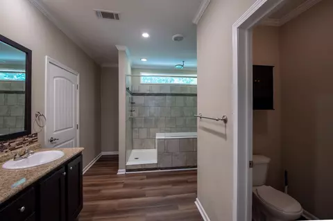 Bath - 3450 Cranor Rd, Murfreesboro, TN 37130 photo 2 of 5