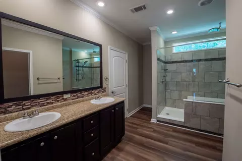 Bath - 3450 Cranor Rd, Murfreesboro, TN 37130 photo 3 of 5