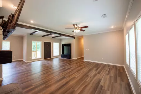 Living - 3450 Cranor Rd, Murfreesboro, TN 37130 photo 2 of 3