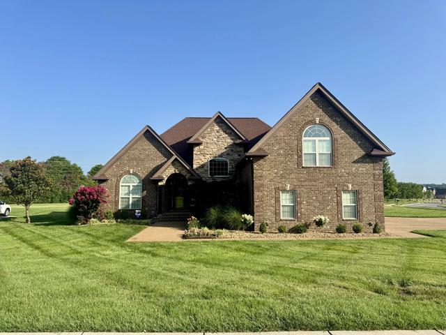 703 Farmington Dr, Lebanon, TN 37087