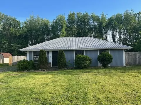 212 State Line Rd, Clarksville, TN 37042