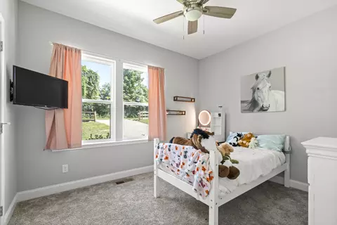 Bedroom - 1505 E Piney Rd, Dickson, TN 37055 photo 5 of 6
