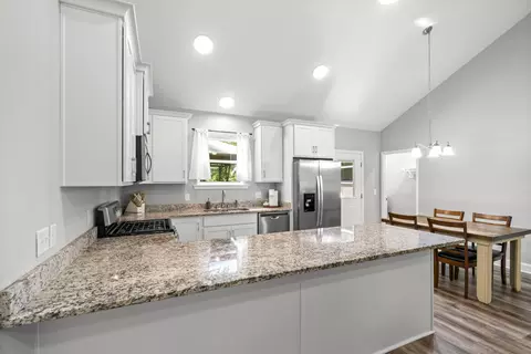 Kitchen - 1505 E Piney Rd, Dickson, TN 37055 photo 2 of 3