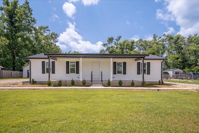 654 W Main St, Hohenwald, TN 38462
