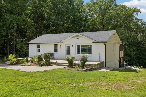 851 Belmont Rd, Clarksville, TN 37040