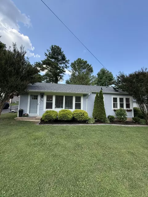 520 Parrish St, Lawrenceburg, TN 38464