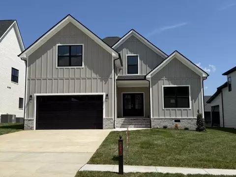 463 Spiderwort Dr, Clarksville, TN 37043