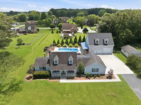188 Red Oak Dr, Manchester, TN 37355