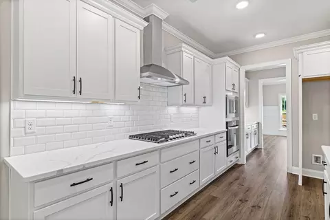 Kitchen - 9816 Mayfly Rd, Ooltewah, TN 37363 photo 6 of 7