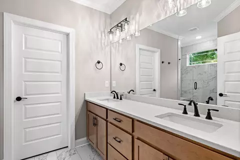 Bath - 9816 Mayfly Rd, Ooltewah, TN 37363 photo 1 of 5