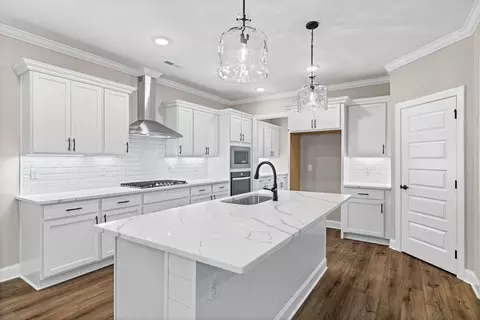 Kitchen - 9816 Mayfly Rd, Ooltewah, TN 37363 photo 1 of 7
