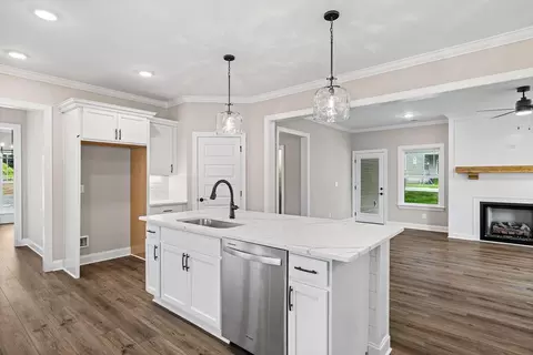 Kitchen - 9816 Mayfly Rd, Ooltewah, TN 37363 photo 2 of 7