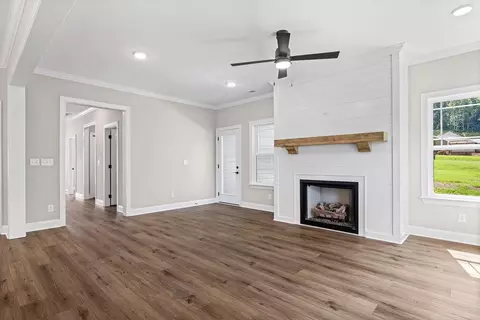 Living - 9816 Mayfly Rd, Ooltewah, TN 37363 photo 2 of 2