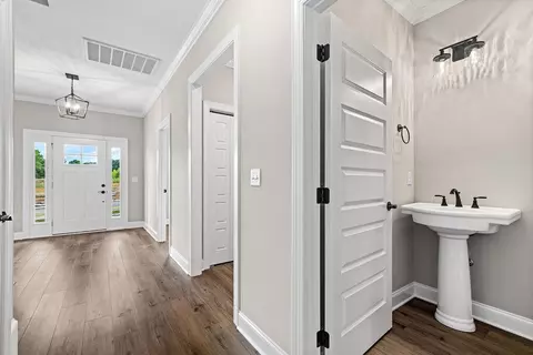 Entry Way - 9816 Mayfly Rd, Ooltewah, TN 37363 photo 4 of 10